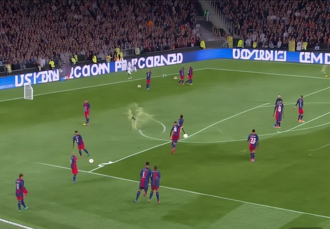 巴黎圣日耳曼VS巴塞罗那：粤语解说经典对决回顾(图2)